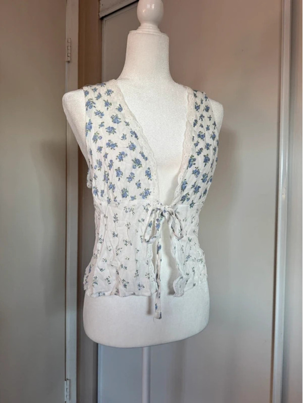 Self tie top